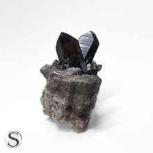 Load image into Gallery viewer, Morion Lemurian Quartz 69g
